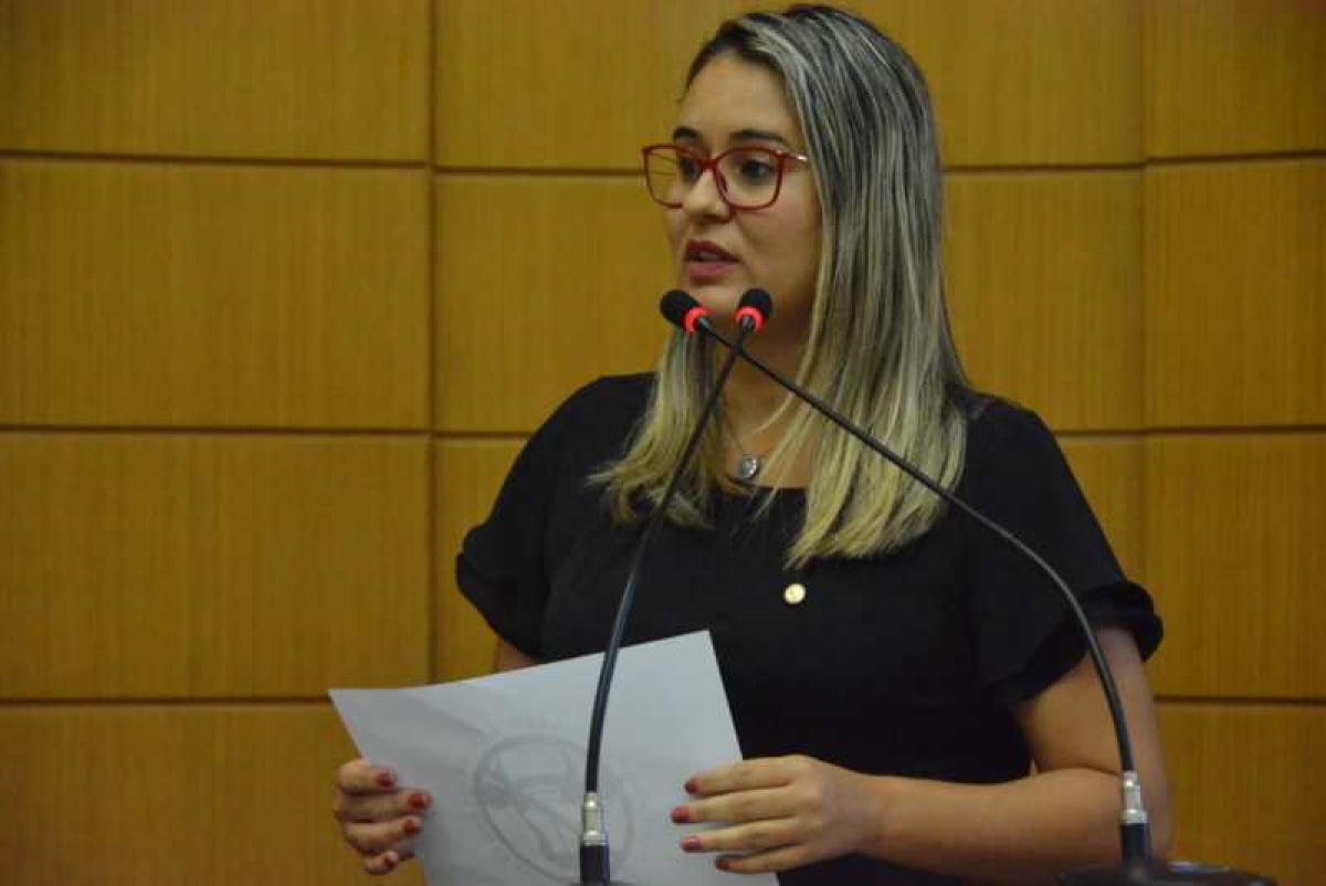 Kitty Lima protocola PL contra exportação de gado vivo (Foto: Jadilson Simões/ Rede Alese)