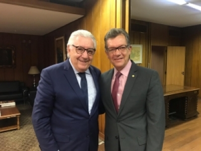 Laércio Oliveira conversa com Afif Domingos sobre o Revogaço (Foto: Site Laércio Oliveira)