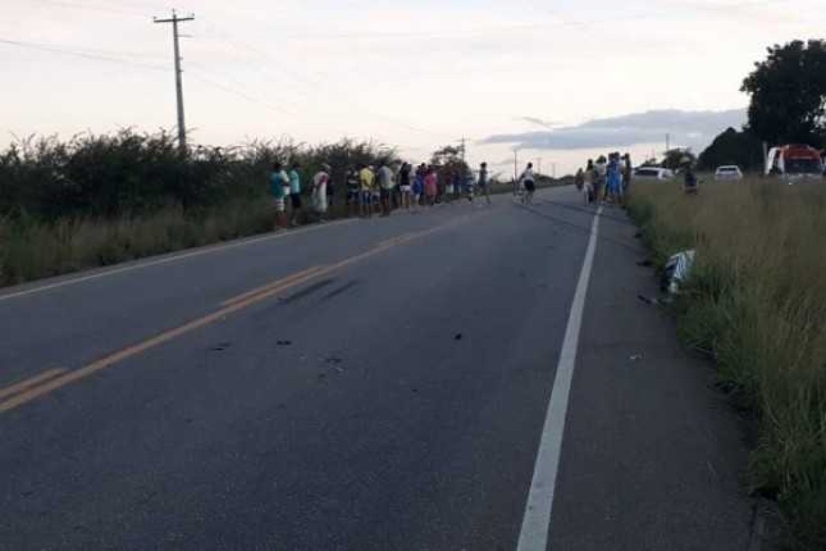 Condutor morre após colisão entre motocicleta e veículo de passeio na Rota do Sertão (Foto: redes sociais)