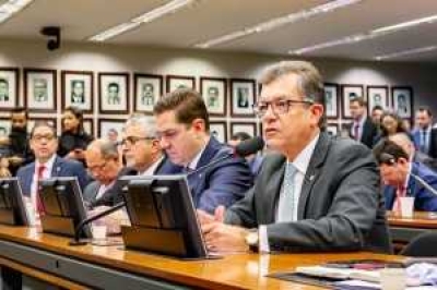 Laércio Oliveira fala sobre choque de energia barata em comissão de Minas e Energia (Foto: Site Laércio Oliveira)