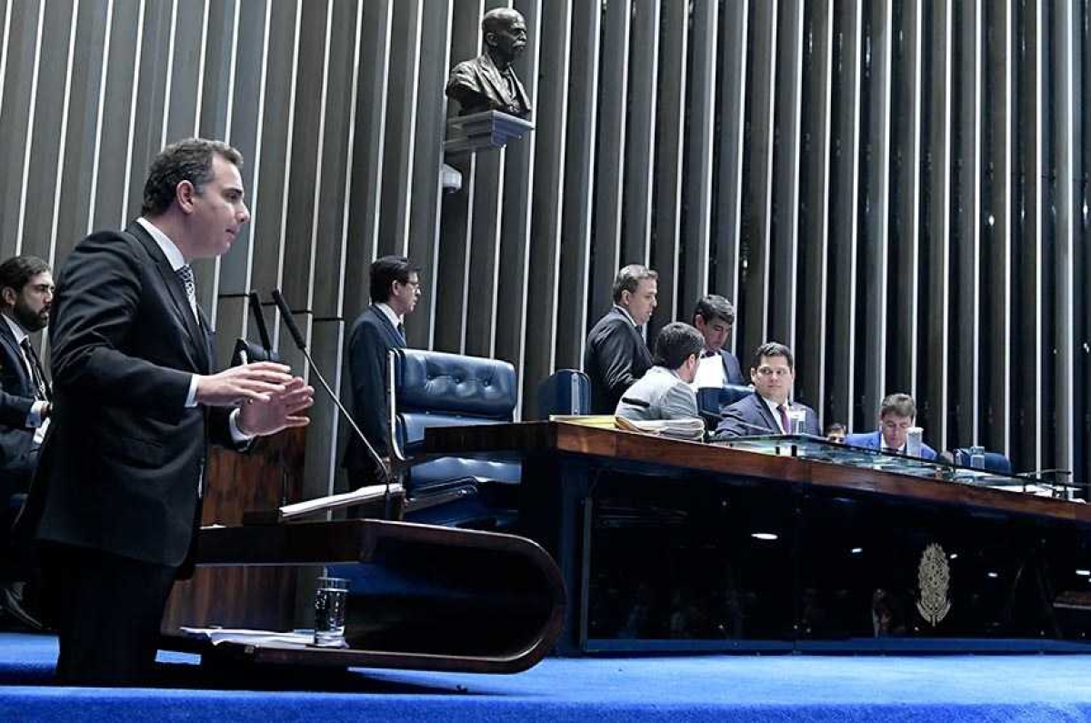 Em pronunciamento, o relator do projeto, Rodrigo Pacheco (Foto: Waldemir Barreto/ Agência Senado)