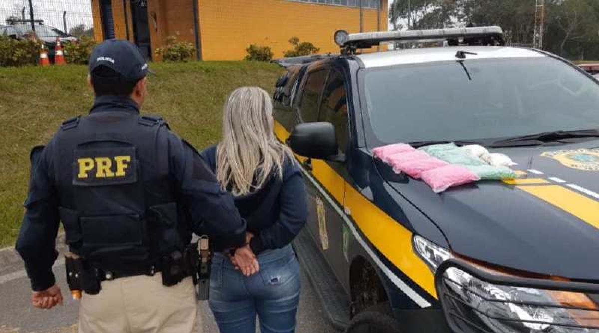 PRF apreende quase R$ 1 milhão em comprimidos de Ecstasy (Foto: PRF)
