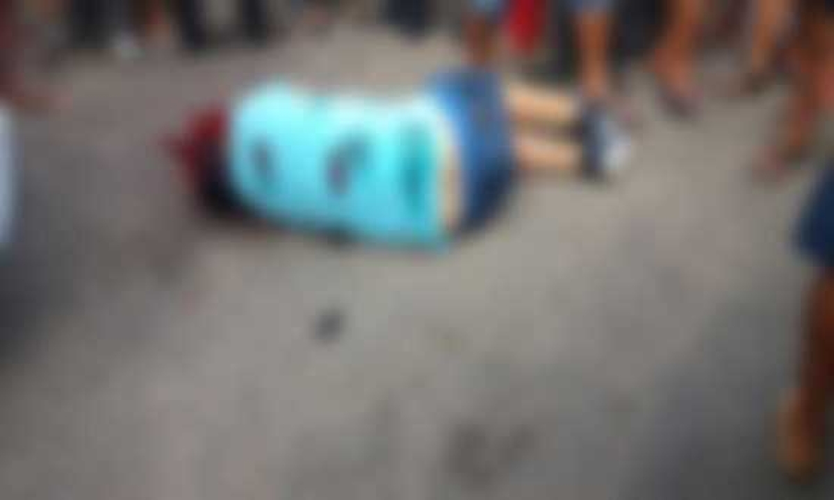 O homicídio ocorreu no Centro Comercial do município (Foto: Grupo de Whatsapp Inove Notícias)