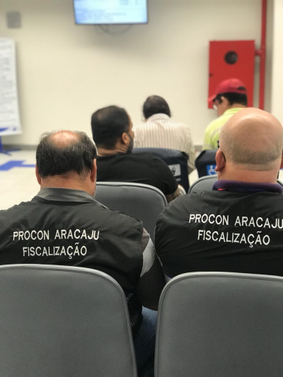 Prefeitura de Aracaju fiscaliza cumprimento da Lei dos 15 minutos em agências bancárias (Foto: Thainara Vieira/ PMA)
