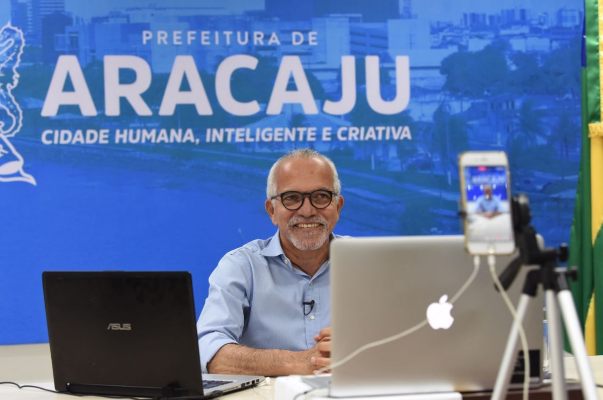 #LiveComEdvaldo: prefeito anuncia pagamento dos salários de julho para o dia 31/7 (Foto: Ana Lícia Menezes/ PMA)