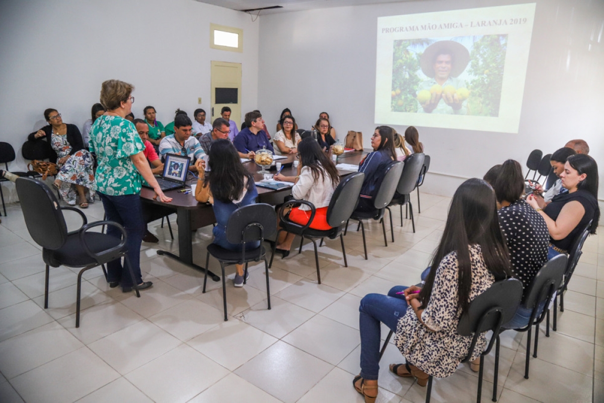O calendário foi definido em reunião realizada entre a Secretaria de Estado da Inclusão, Assistência Social e do Trabalho (Seit), sindicatos de trabalhadores rurais dos 14 municípios contemplados, além de representantes da Empresa de Desenvolvimento Agropecuário de Sergipe �?? EMDAGRO e da Federação dos Trabalhadores na Agricultura do Sergipe �?? FETASE (Foto: Pritty Reis/ Governo de Sergipe)