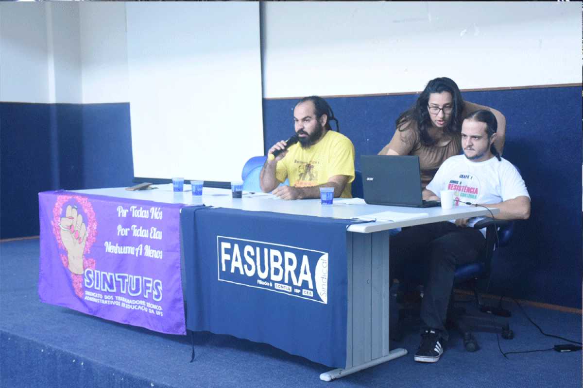 Trabalhadores da UFS cruzam os braços em 13 de agosto (Foto: Sintufs)