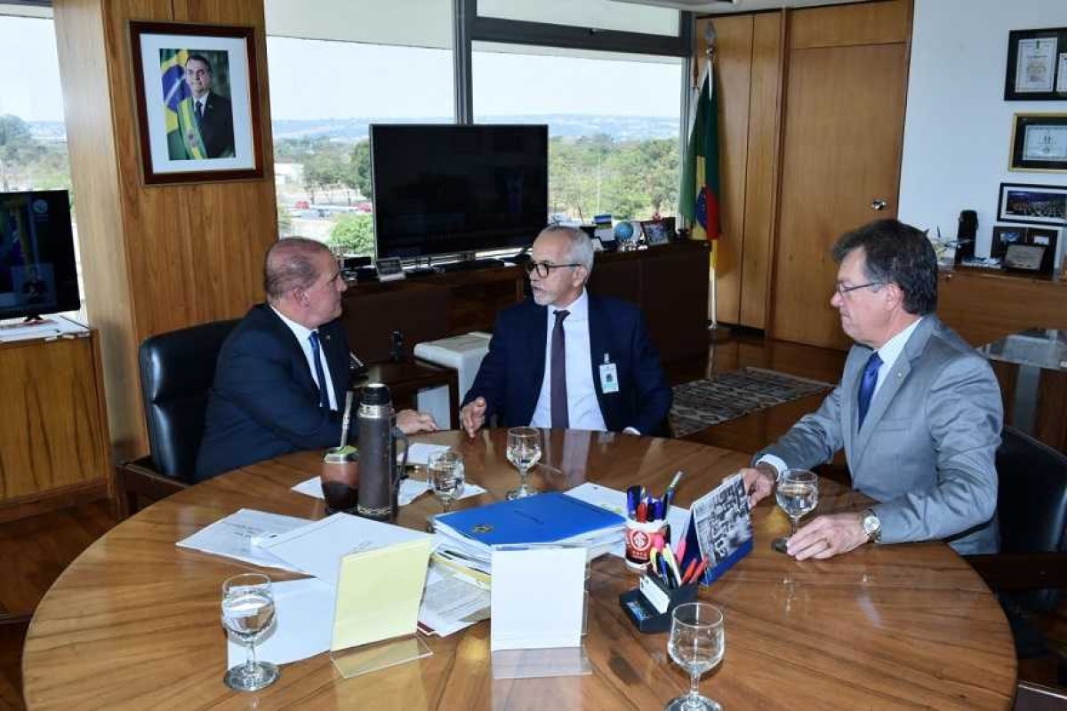 Laércio Oliveira leva prefeito de Aracaju para reunião com ministro Onyx Lorenzoni sobre financiamento de R$ 300 milhões para capital (Foto: Site Laércio Oliveira)