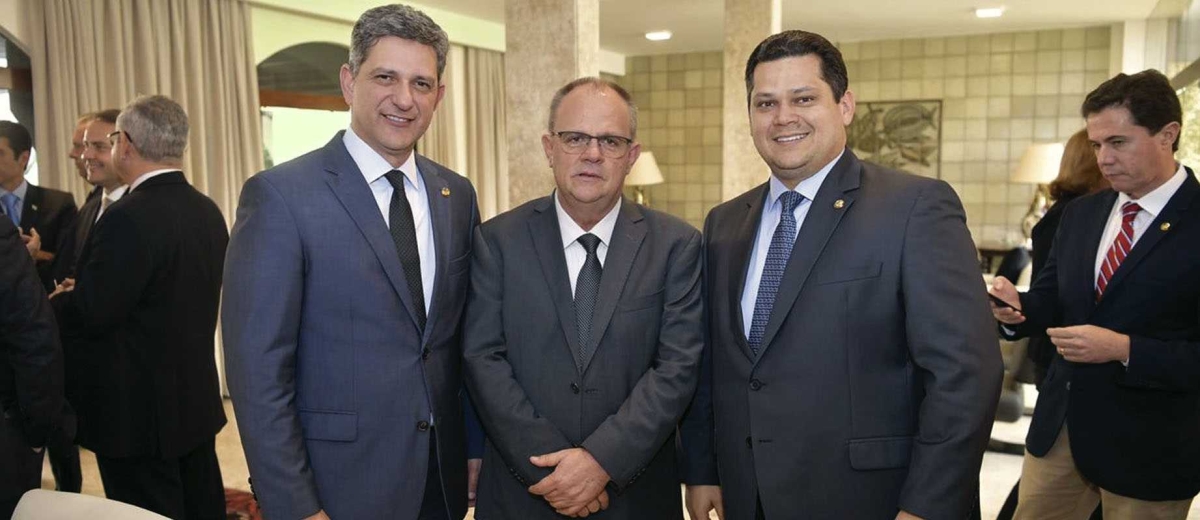 Governo de Sergipe discute com presidente do Senado pauta que pode garantir recursos financeiros para o estado (Foto: Roque Sá/ Governo de Sergipe)
