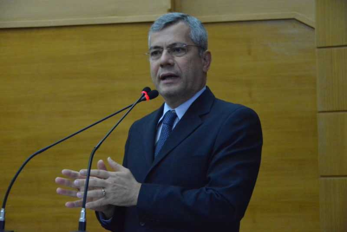 Iran Barbosa defende reajuste de salário dos professores (Foto: Jadilson Simões/ Rede Alese)