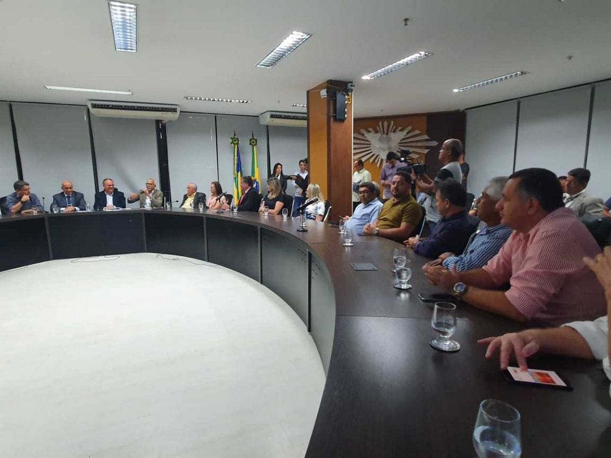 Fames apresenta pauta municipalista em audiência com ministro General Ramos (Foto: Via Innuve Comunicação)
