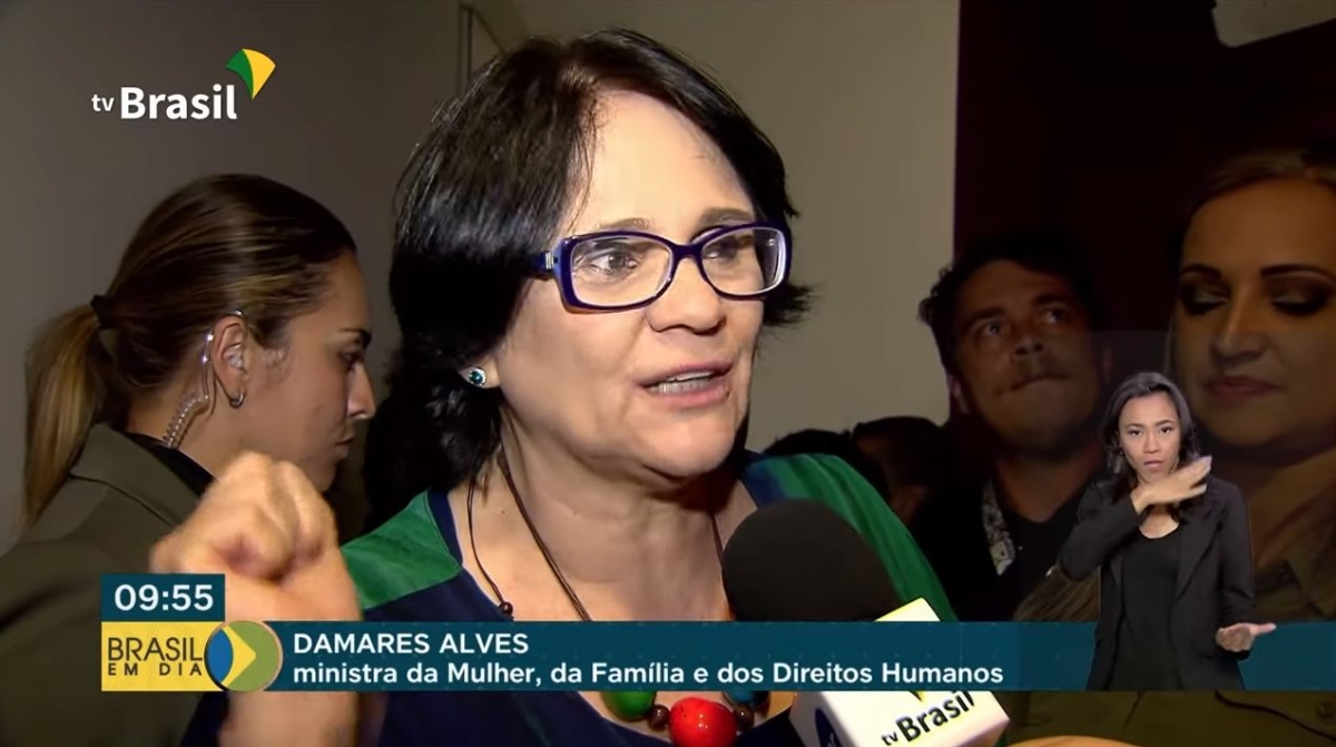 Damares Alves, ministra da Mulher, da Família e dos Direitos Humanos (Imagem: Reprodução/ YouTube/ 
TV BrasilGov)