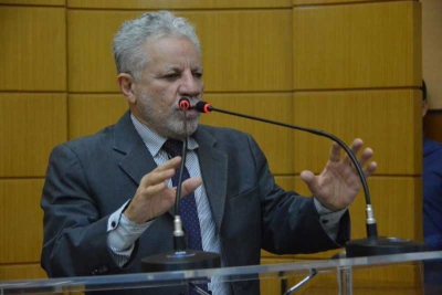 Gualberto entre a reforma da previdência, Edvaldo e o PT (Foto de arquivo: Assessoria Francisco Gualberto)
