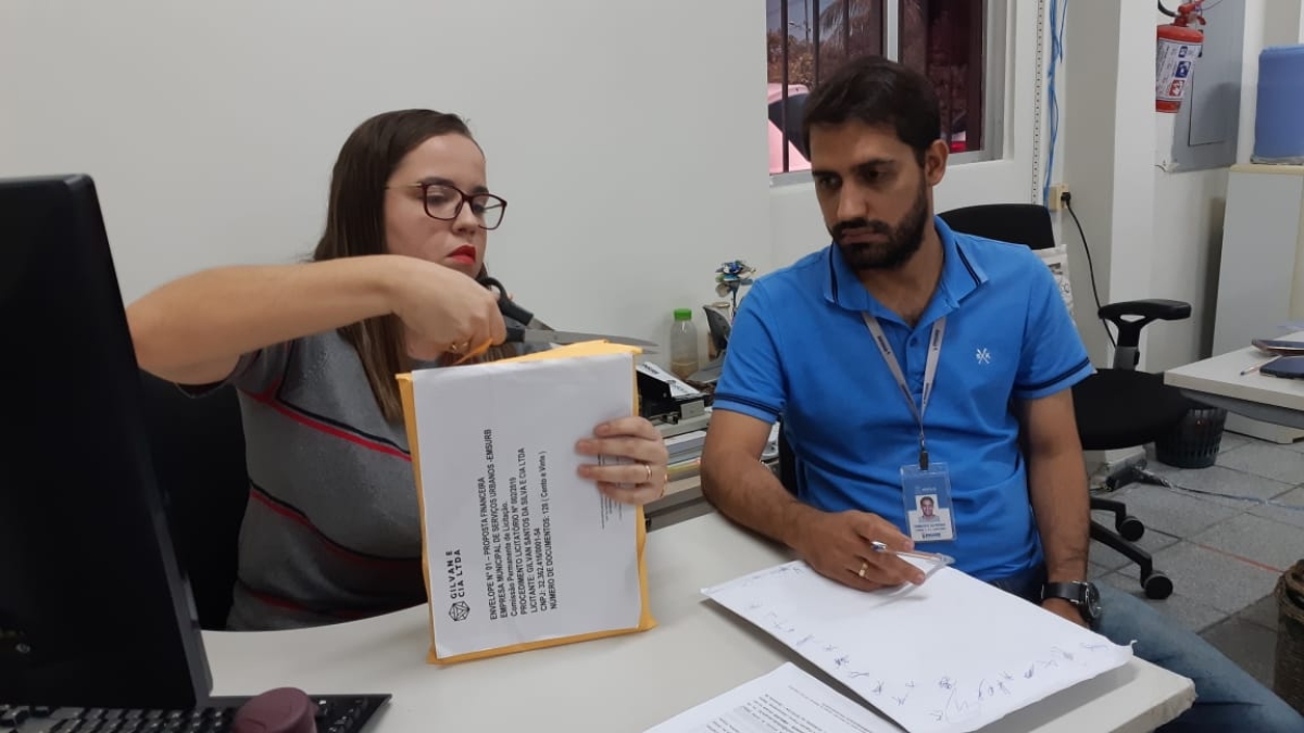 Licitação das feiras livres: 11 empresas entregam propostas (Foto: Emsurb)
