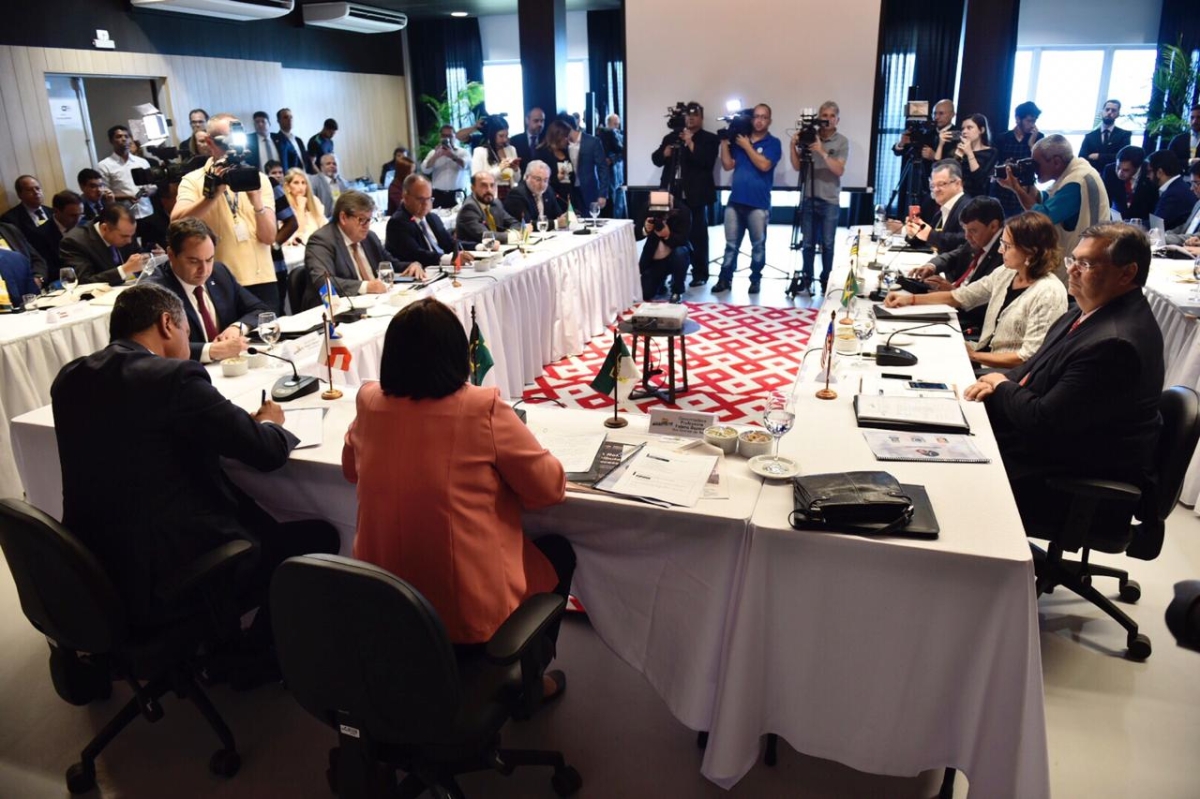 Governadores do nordeste defendem fortalecimento da Petrobras e Chesf (Foto: Elisa Elsie/ GovRN)