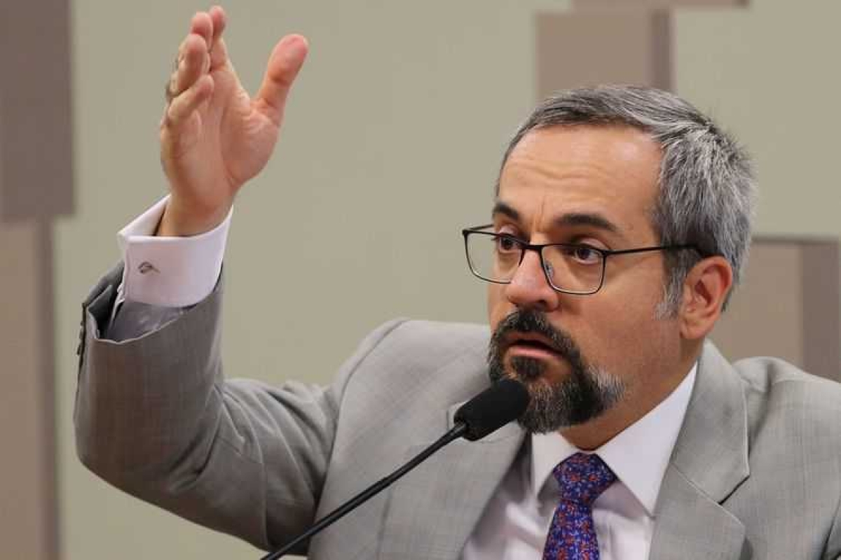 O ministro Abraham Weintraub disse que a maior oferta de vagas no ensino a distância é uma �??tendência nacional e mundial�?� (Foto de arquivo: Fabio Rodrigues Pozzebom/ Agência Brasil)