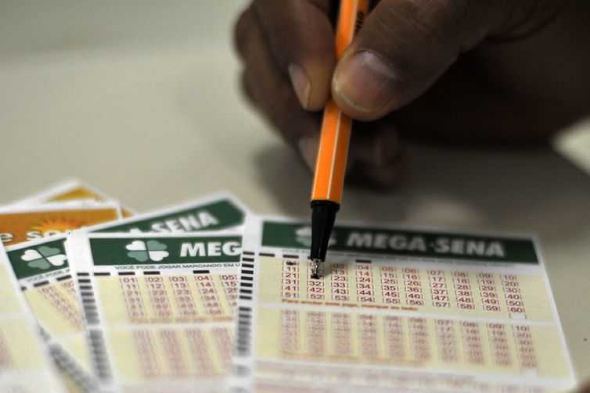 Mega-Sena sorteia nesta terça-feira prêmio de R$ 44 milhões (Foto de arquivo: Marcello Casal Jr./ Agência Brasil)