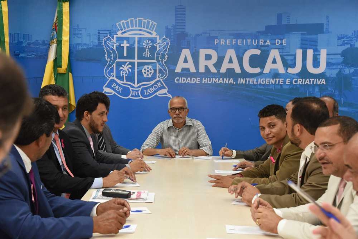 Edvaldo Nogueira envia à Câmara novo projeto da Lei da Publicidade com ampliação de isenções (Foto: Ana Lícia Menezes/ PMA)