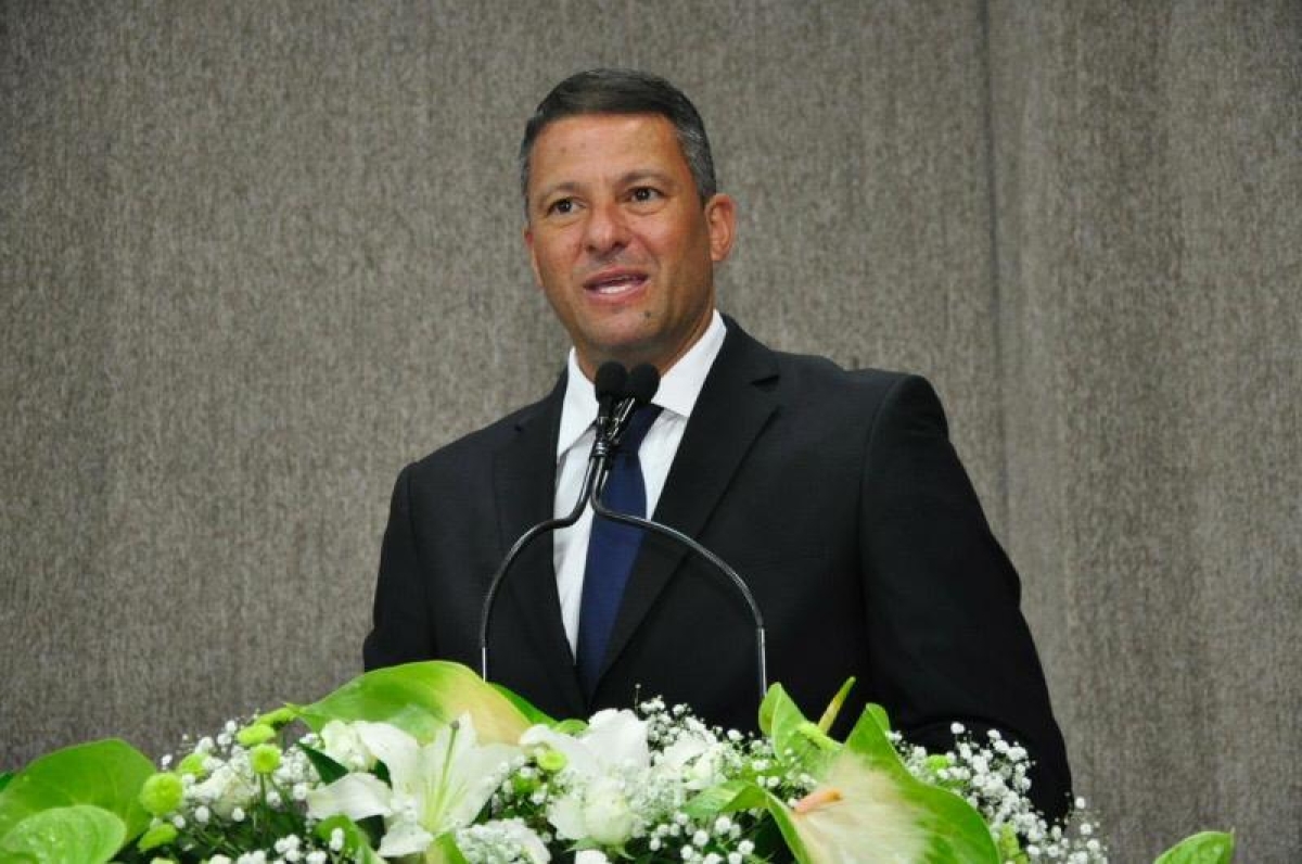 Momento em que Washington "Coração Valente" recebeu o titulo de cidadao aracajuano (Foto de arquivo: Heribaldo Martins)