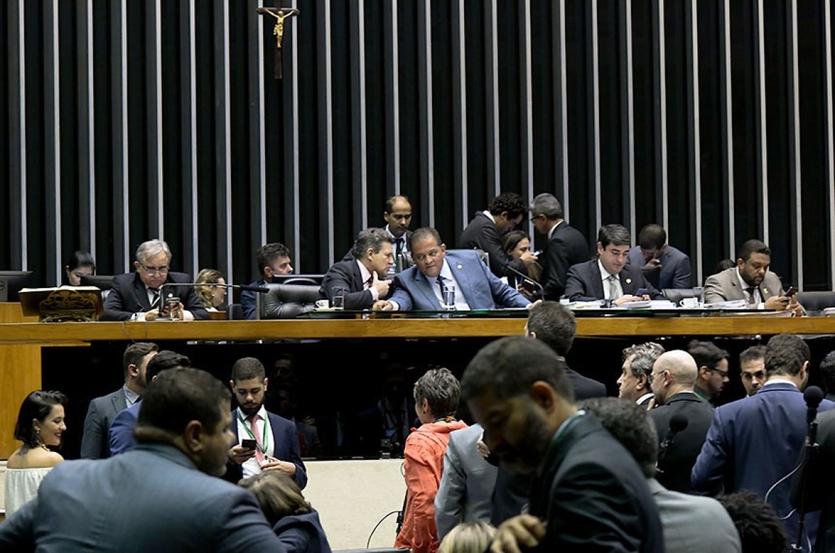 Política de valorização do salário mínimo dominou debates sobre a LDO na sessão conjunta
(Foto: Waldemir Barreto/ Agência Senado)