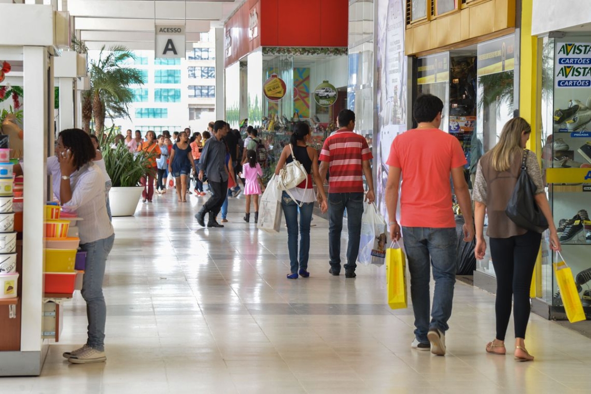 Oferta de vagas no comércio para o Natal será a maior em seis anos (Foto: Valter Campanato/ Agência Brasil)