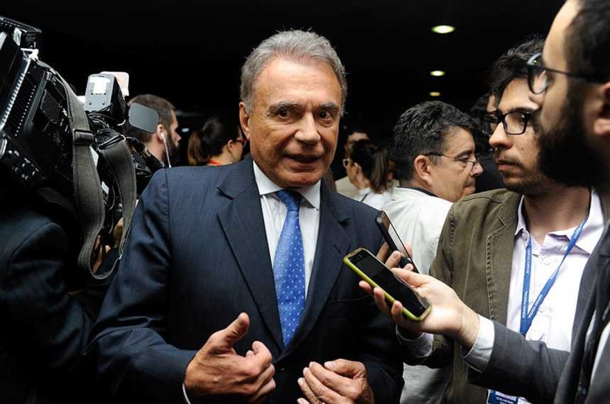 Alvaro Dias: "Ou cortamos na própria carne ou perdemos a autoridade de decidir sobre o futuro do país" (Foto: Jonas Pereira/ Agência Senado)