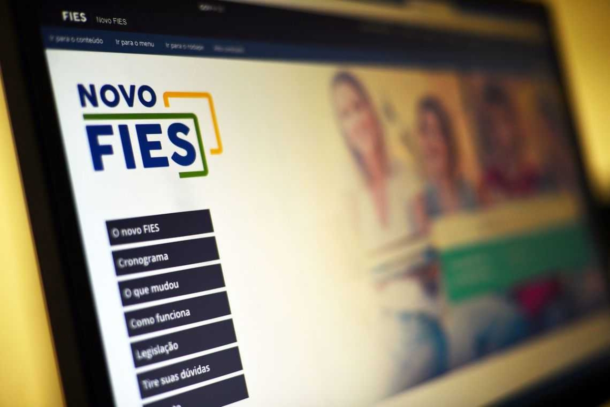 Fies pode ser renovado até 30 de novembro (Foto: Marcello Casal Jr./ Agência Brasil)