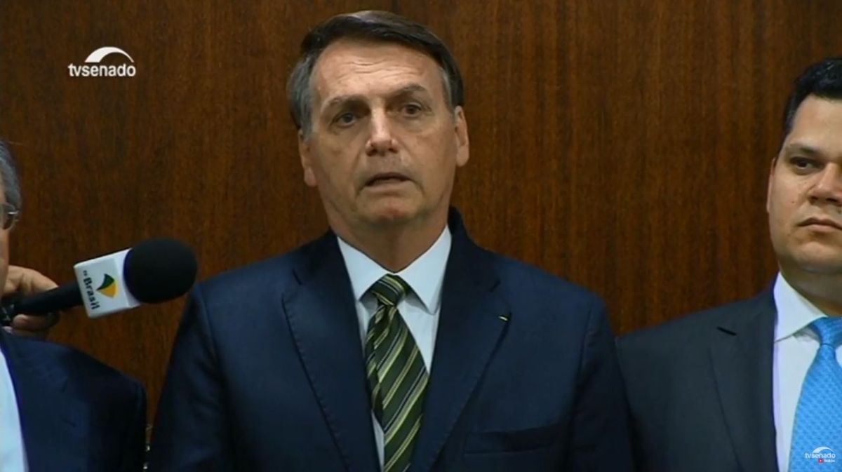 Bolsonaro entrega ao Senado PECs do Pacto Federativo (Imagem: Reprodução de vídeo/ TV Senado)