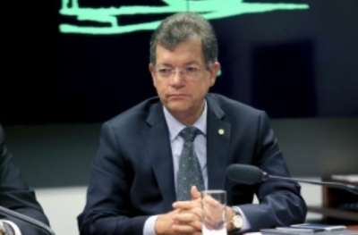 Proposta de Laércio de inserção de pessoas com mais de 55 anos no mercado de trabalho será adotada (Foto: Site Laércio Oliveira)