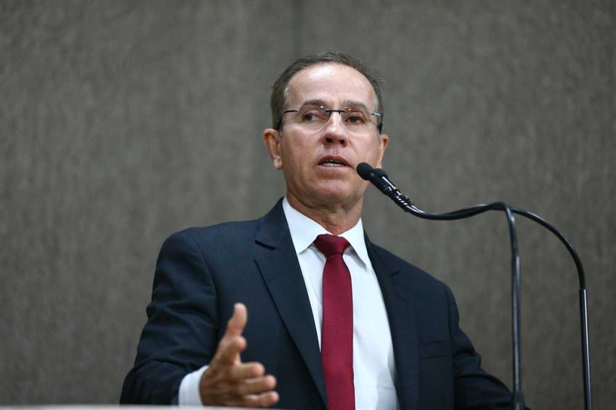 Nitinho ressalta os benefícios que Aracaju receberá com os R$ 300 milhões em investimentos
(Foto: César de Oliveira/ CMA)