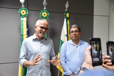 Prefeito Edvaldo anuncia pagamento dos salários dos servidores para sexta-feira, 29/11 (Foto: Ana Lícia Menezes/ Prefeitura de Aracaju)