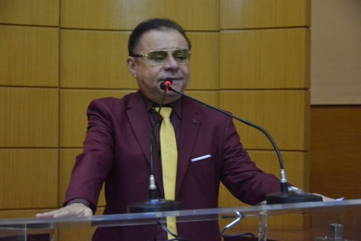 Triênio: Gilmar pede clareza em projeto sobre a carreira dos professores (Foto: Assessoria Gilmar Carvalho)