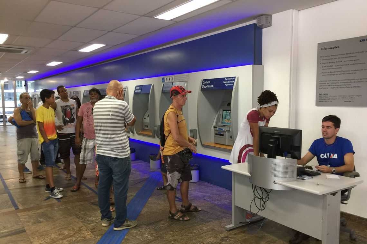 Nascidos em setembro e outubro sem conta na Caixa podem sacar FGTS (Foto: Aécio Amado/ Agência Brasil)