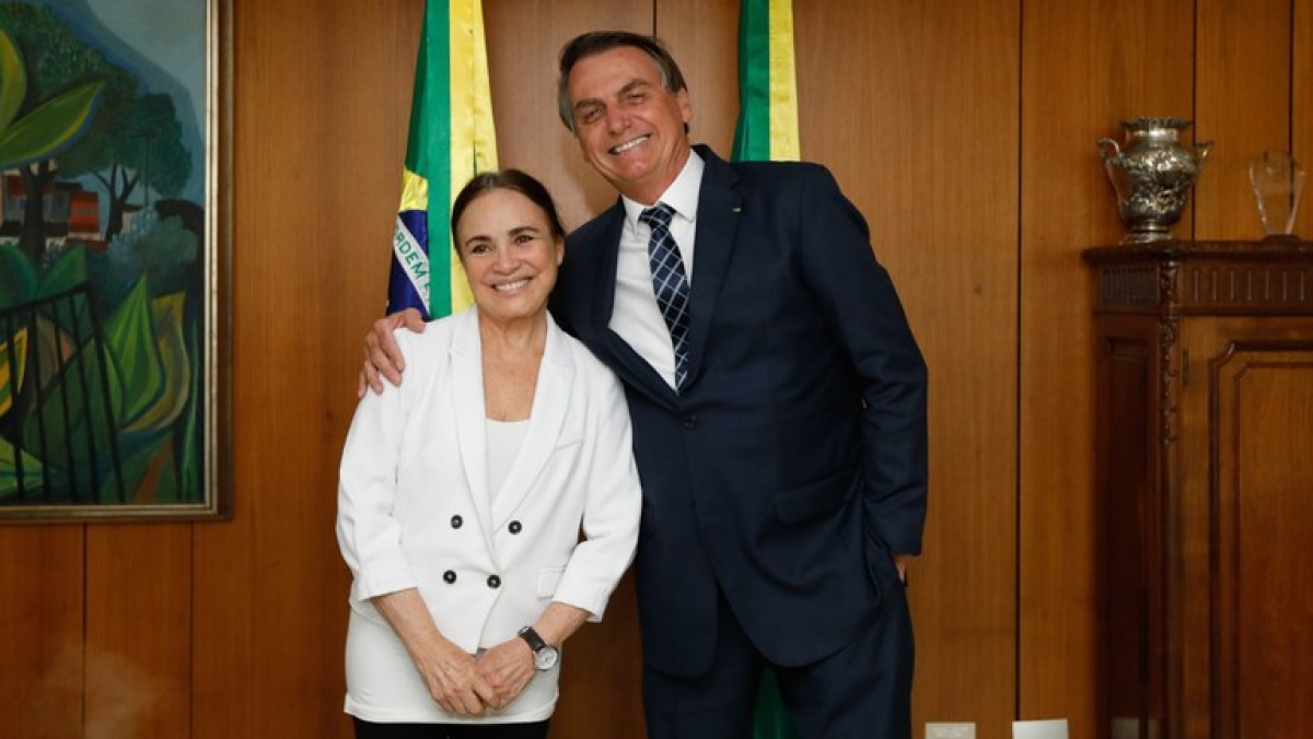 Regina Duarte é recebida pelo presidente Bolsonaro no Palácio do Planalto (Foto: Carolina Antunes/ PR)