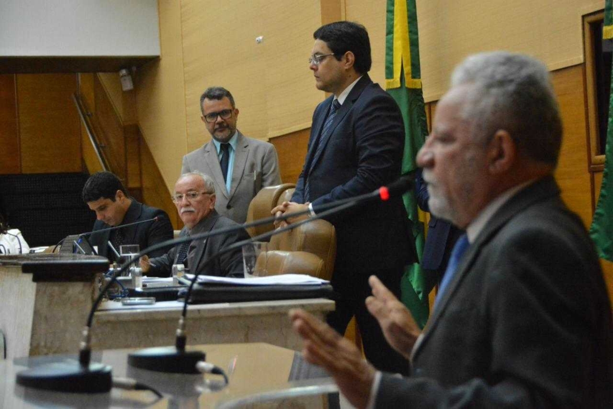 Luciano Bispo: "se for pra expulsar Gualberto, tem que expulsar Lula, Rui Costa (BA) e criticar Déda" (Foto: Via Assessoria Luciano Pimentel)
