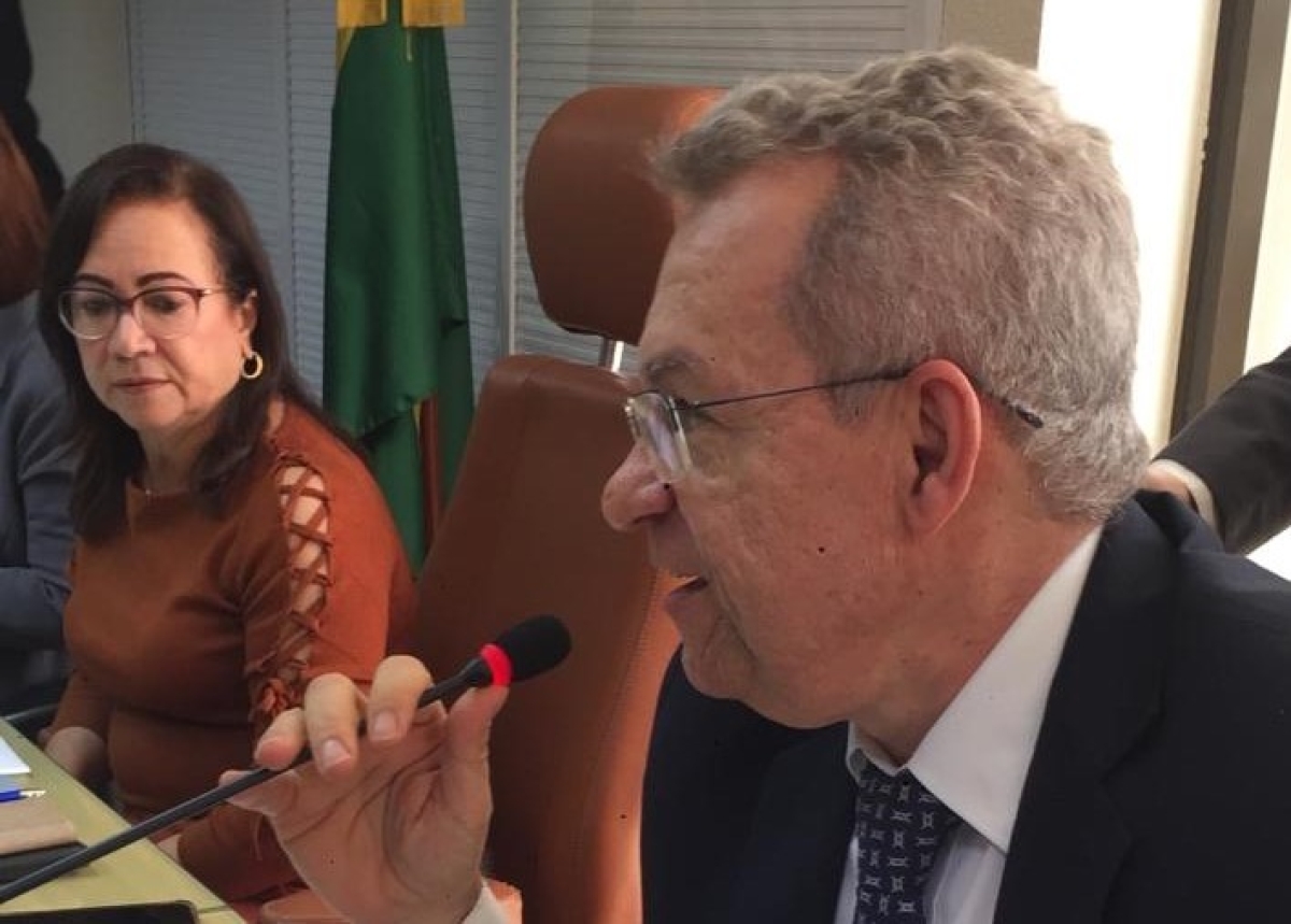 Secretário da Fazenda presta contas na Alese (Foto: Rede Alese)