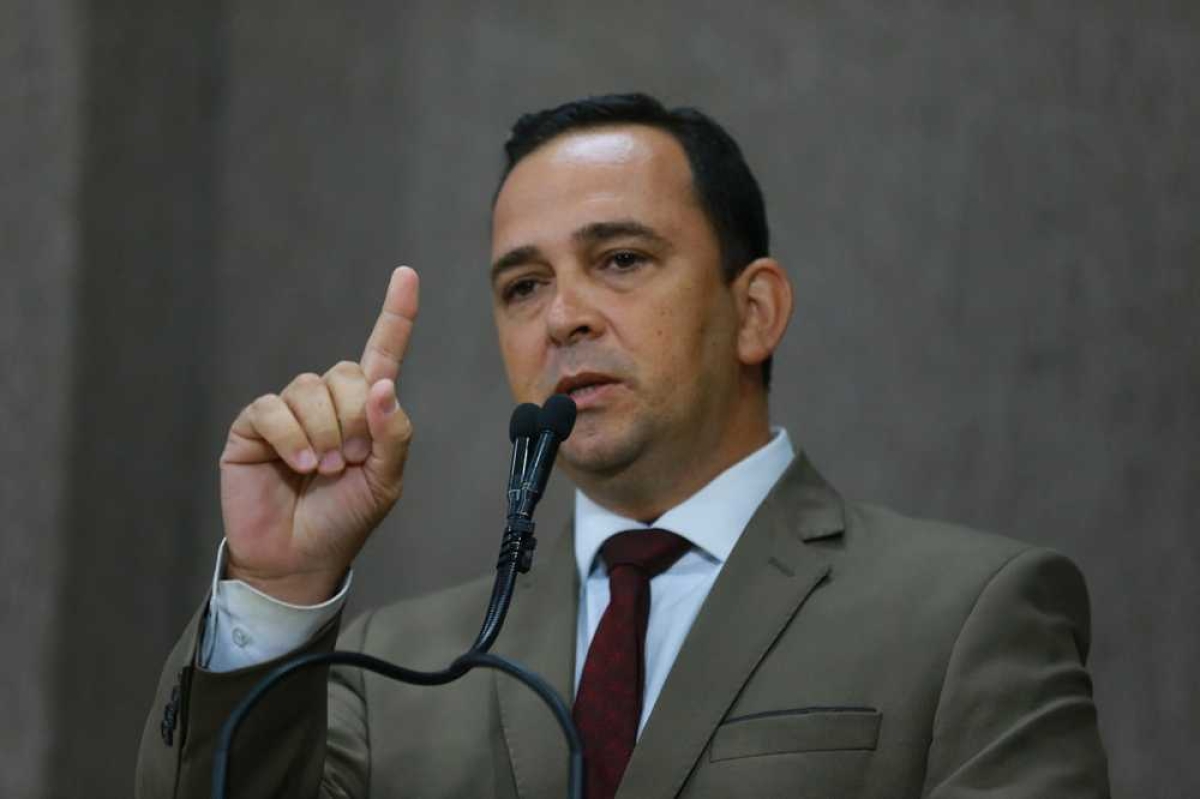 Fábio Meireles rebate promotor de justiça e pede respeito às igrejas (Foto: César de Oliveira/ CMA)