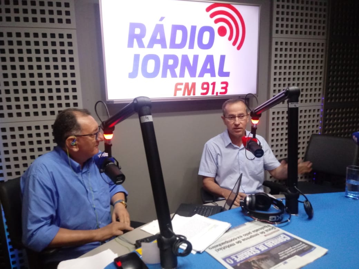 Nitinho fala sobre o concurso público e reforma da Câmara durante entrevista (Foto: Assessoria Nitinho)