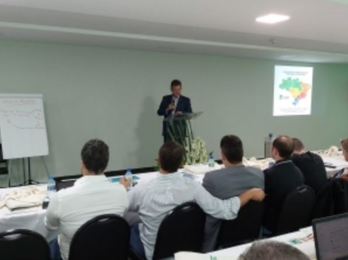 Laércio fala em João Pessoa sobre propostas do setor imobiliário (Foto: Site Laércio Oliveira)