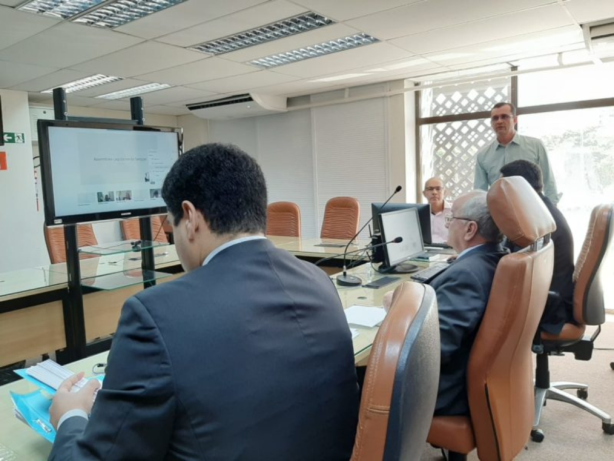 Luciano Bispo anuncia 12 milhões para a saúde (Foto: Júnior Matos/ Rede Alese)