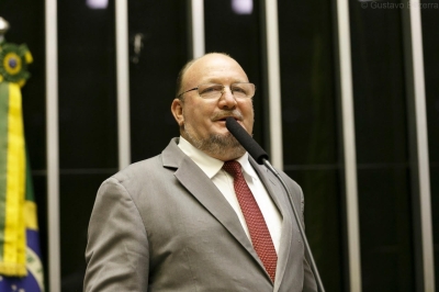 PL de João Daniel quer impedir demissão em massa por empresas que se beneficiaram de financiamento de bancos públicos (Foto: Assessoria João Daniel)