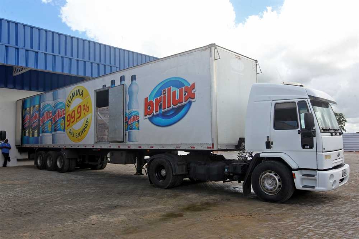 Brilux doa 300 mil litros de água sanitária para operação de combate ao Coronavírus em 12 estados (Foto: Via Agência LK)