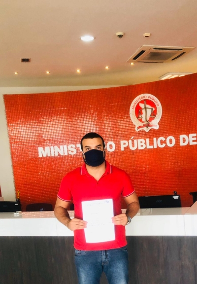 Jefferson Lima do PT protocola no MP uma ação civil para garantir EPIs aos profissionais da saúde (Foto: Assessoria Jefferson Lima)