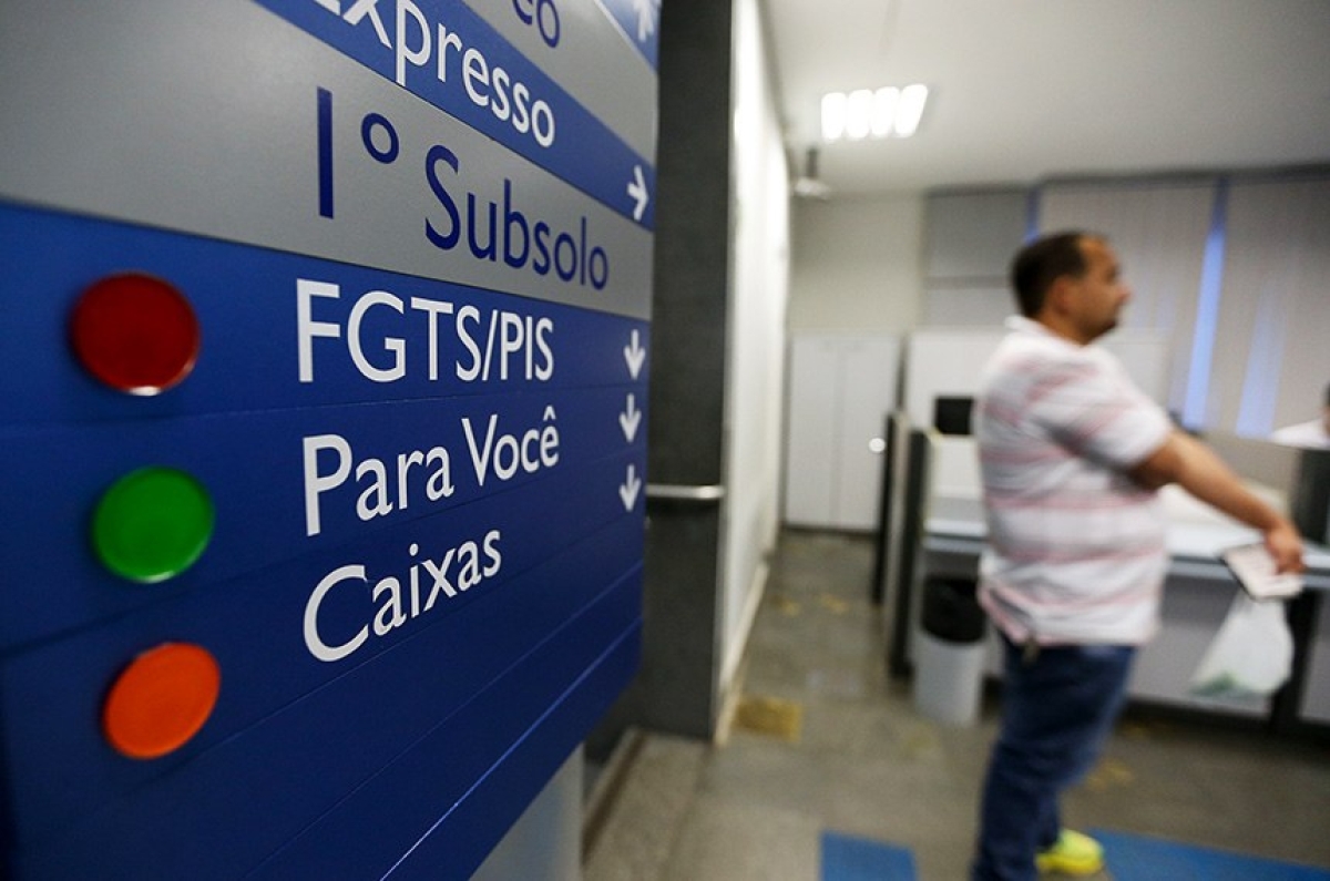 MP agora prorrogada permite ao trabalhador saques de até R$ 1.045 (Foto: Marcelo Camargo/ Agência Brasil)