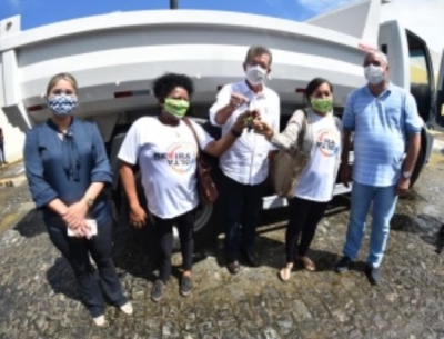 Com emenda de Laércio Oliveira, cooperativa de reciclagem Reviravolta recebe caçamba (Foto: Site Laércio Oliveira)