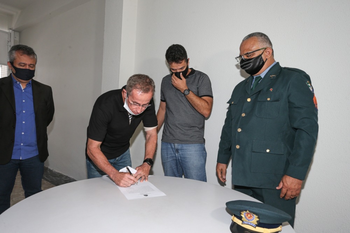 Sargento Vieira toma posse como vereador titular na Câmara de Aracaju (Foto: César de Oliveira/ CMA)
