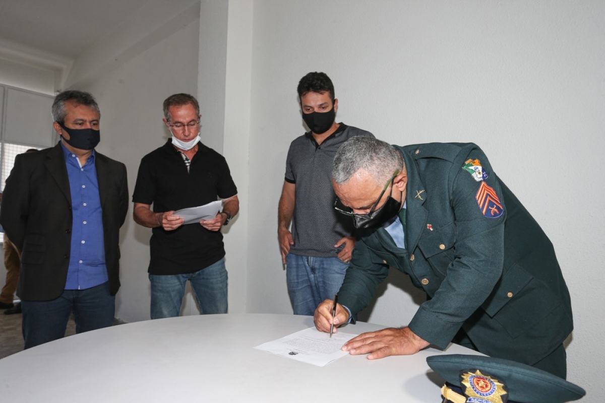 Sargento Vieira toma posse como vereador titular na Câmara de Aracaju (Foto: César de Oliveira/ CMA)