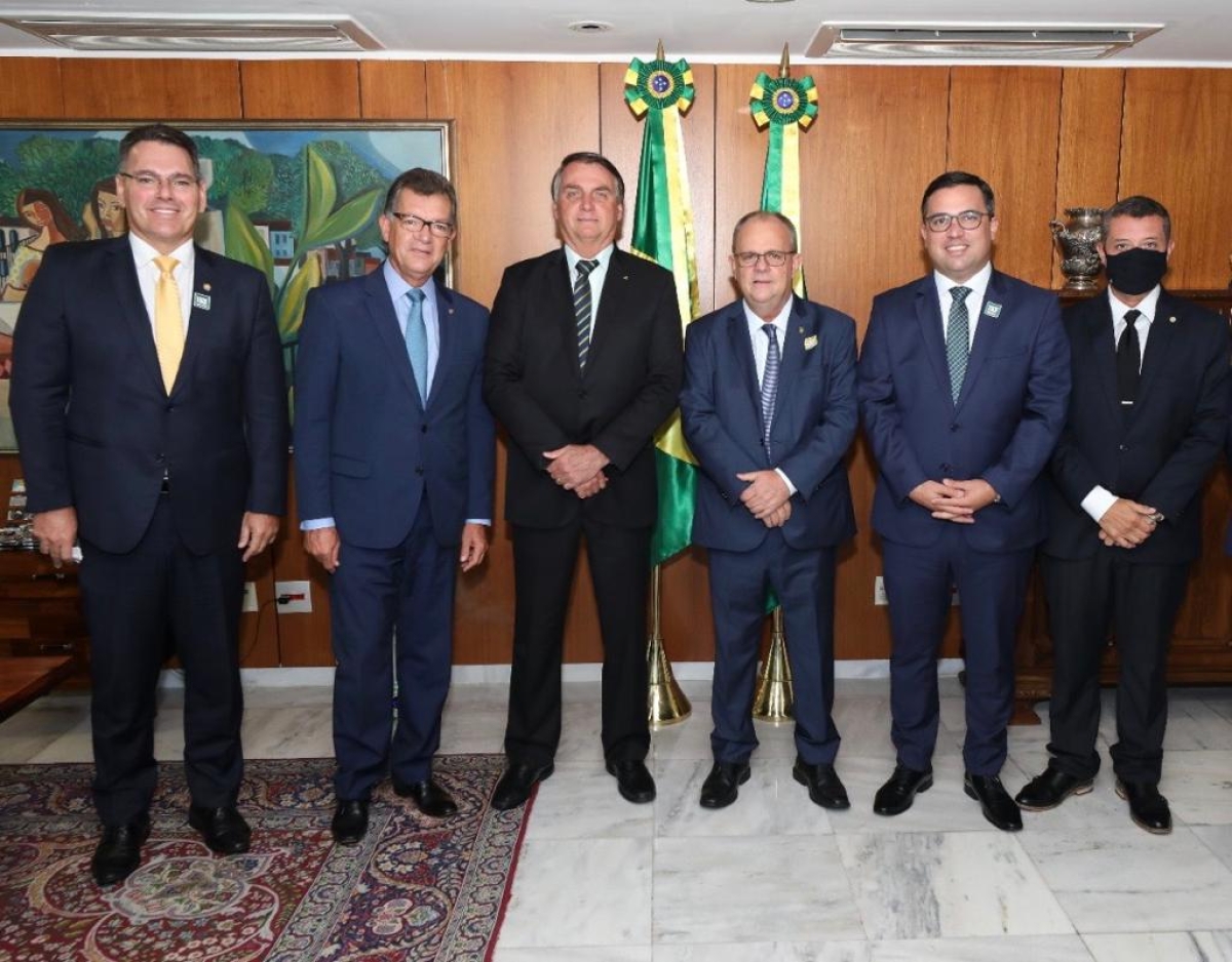 Em reunião com o presidente da República, Belivaldo Chagas fala sobre Petrobrás, enfrentamento à Covid-19, abastecimento de água e Fafen (Foto: Marcos Corrêa/ PR)