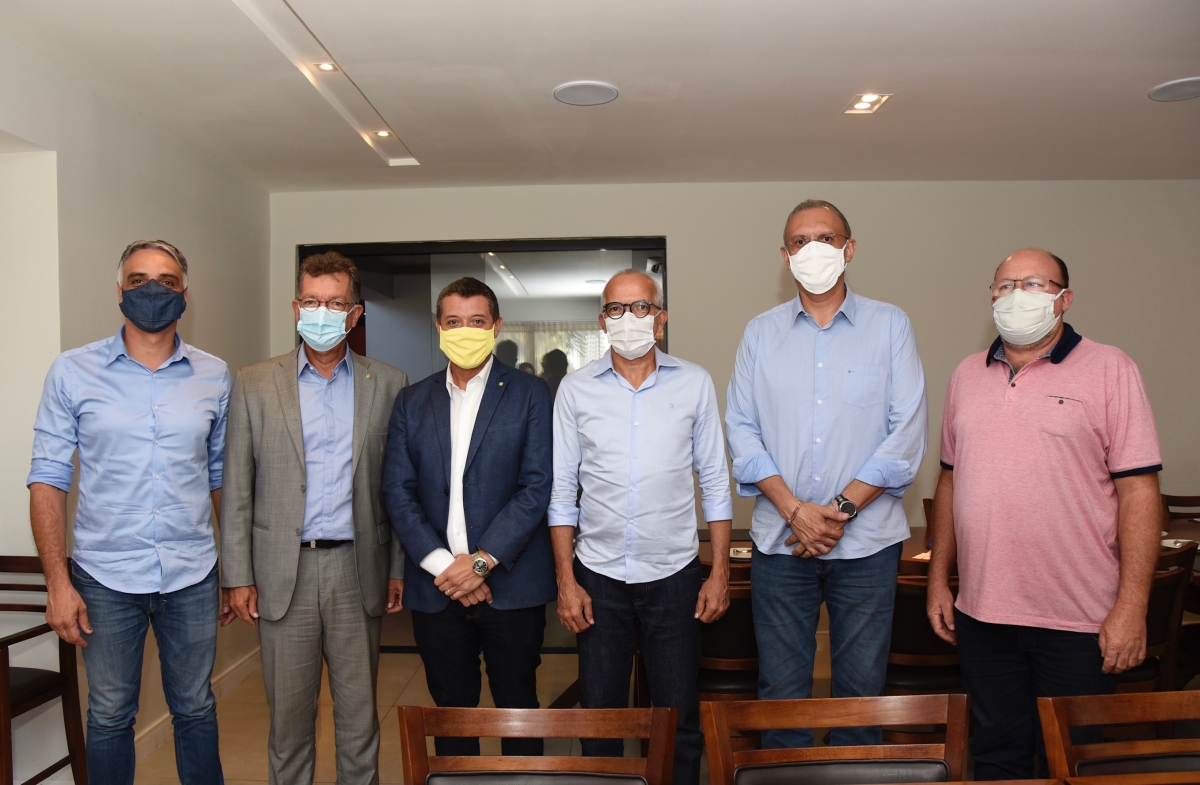 Edvaldo reivindica a deputados federais emenda de R$ 80 milhões para financiamento da nova maternidade de Aracaju (Foto: Ana Lícia Menezes/ Prefeitura de Aracaju)