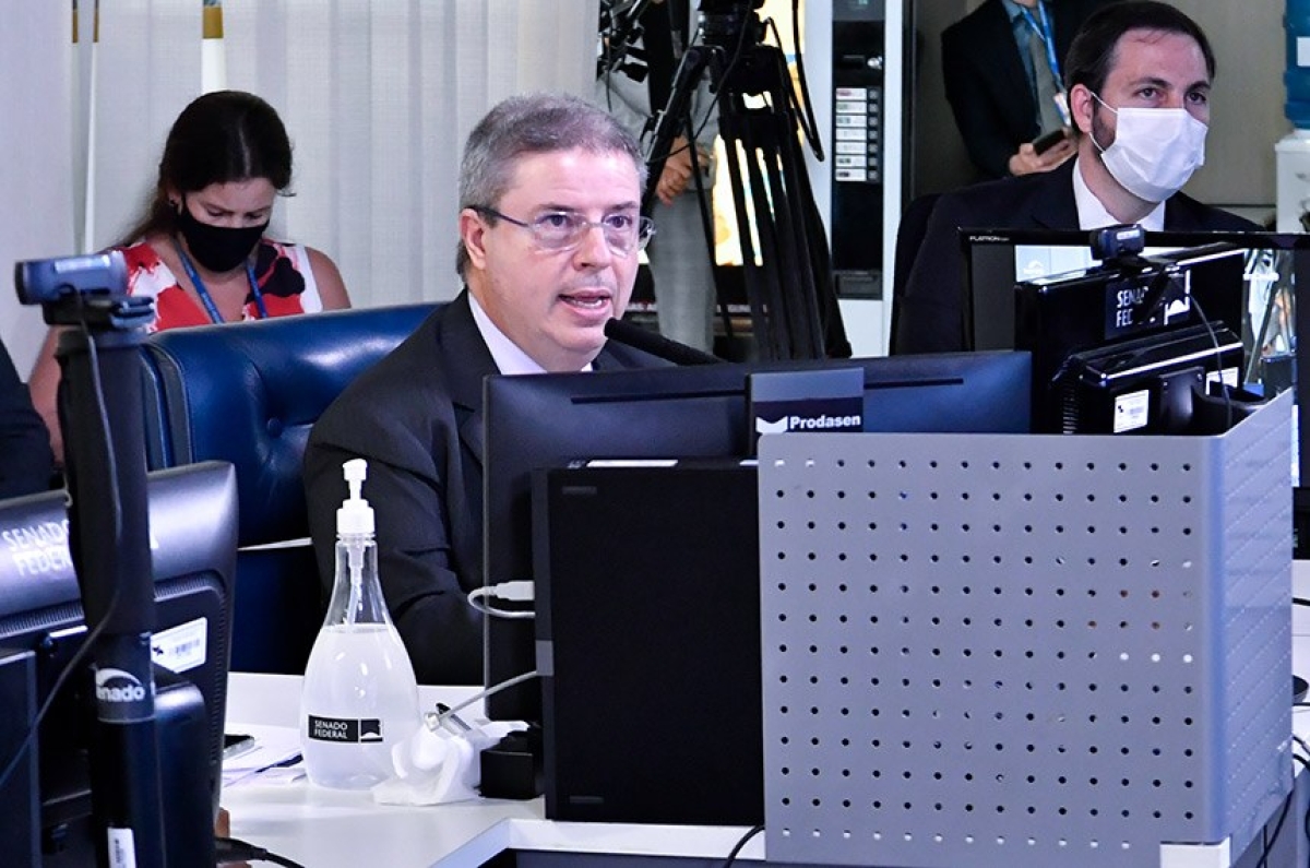 Antonio Anastasia, relator da matéria, durante a sessão deliberativa desta quinta-feira (Foto: Waldemir Barreto/ Agência Senado)